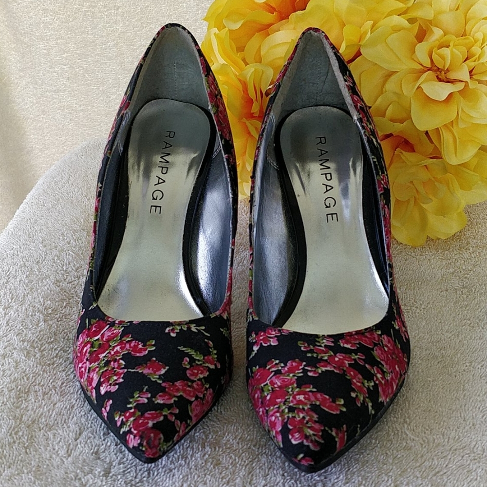 Floral Pointed Toe Pumps - Picture 3 of 7